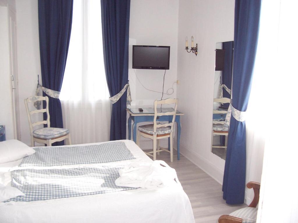 Hotel Beausejour Барботан-ле-Терм Екстериор снимка